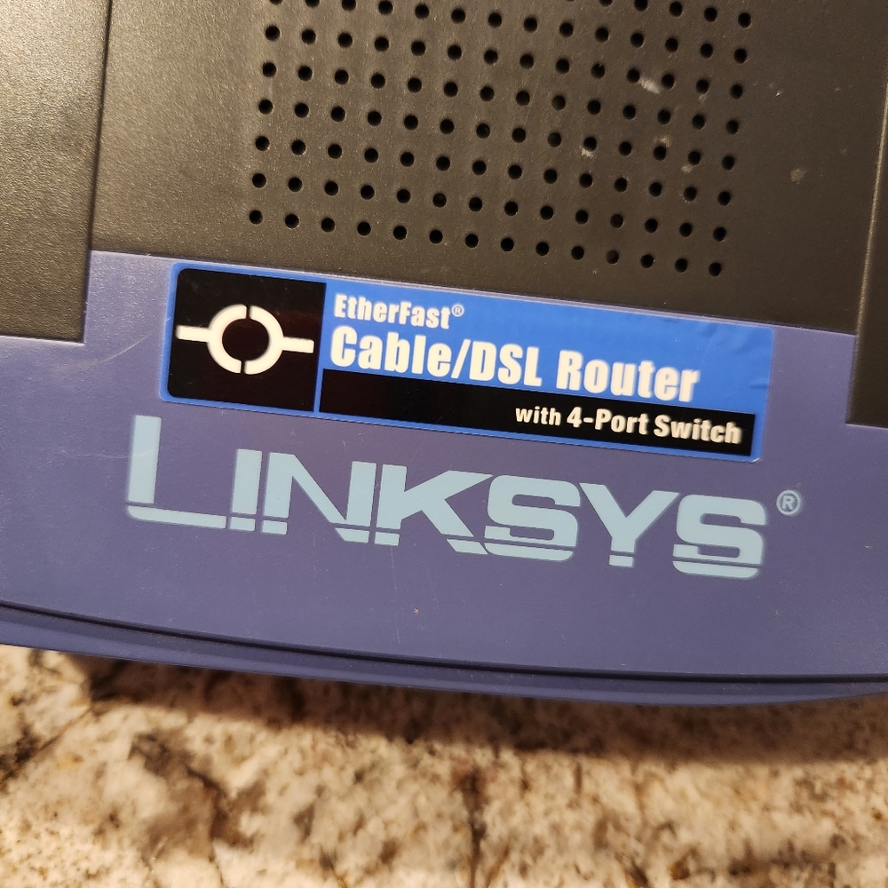 Linksys EtherFast Cable/DSL Router - Picture 3 of 8